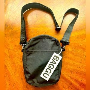 BAGGU Sport Crossbody Bag